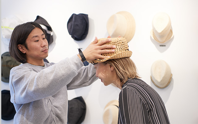 クチュールの手法を取り入れつつ“今”を感じる新しいスタイルを