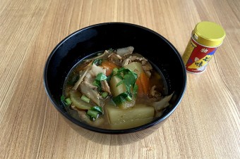 焦がし玉ねぎの豚汁