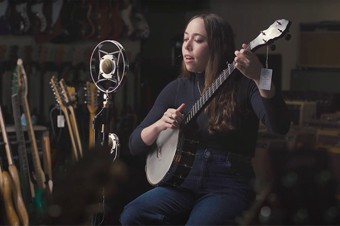 Sarah Jarosz　セーラ・ジャローズ